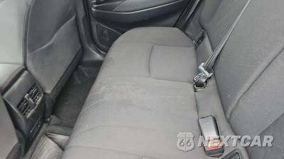 2025 Toyota Corolla Cross LE - zdjęcie 24 z 35 - miniatura
