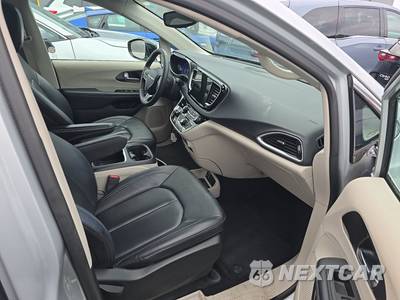 2024 Chrysler Pacifica Touring L 121.6" WB - zdjęcie 8 z 29 - miniatura