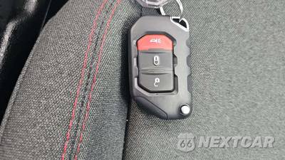 2026 Jeep Wrangler 4 Door Rubicon - zdjęcie 17 z 19 - miniatura