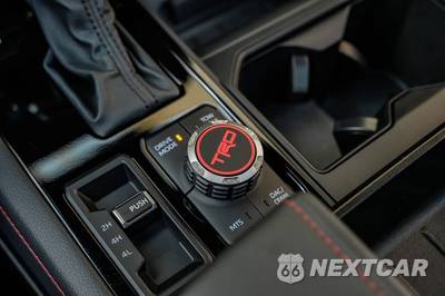 2026 Toyota Tundra i-FORCE MAX TRD Pro Crew Cab Short Bed - zdjęcie 33 z 50 - miniatura