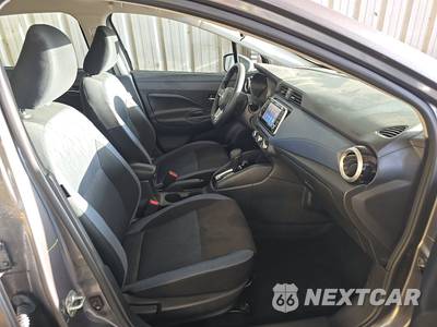 2025 Nissan Versa SV - zdjęcie 8 z 34 - miniatura