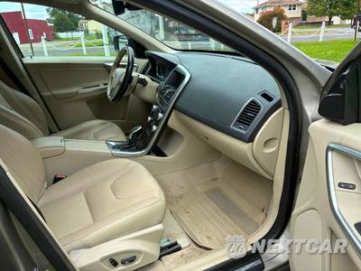 2016 Volvo XC60 T6 - zdjęcie 21 z 36 - miniatura