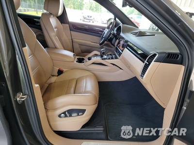 2020 Porsche Cayenne E-Hybrid - zdjęcie 8 z 22 - miniatura