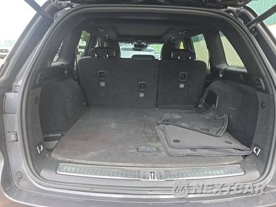 2022 Jeep Grand Cherokee Overland - zdjęcie 16 z 44 - miniatura