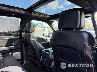 2026 Ford Super Duty F-350 Platinum Crew Cab Medium Bed - zdjęcie 55 z 74 - miniatura