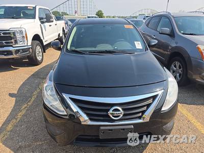 2015 Nissan Versa SV - zdjęcie 2 z 56 - miniatura