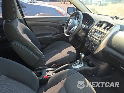 2015 Nissan Versa SV - zdjęcie 8 z 56 - miniatura