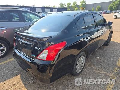 2015 Nissan Versa SV - zdjęcie 4 z 56 - miniatura