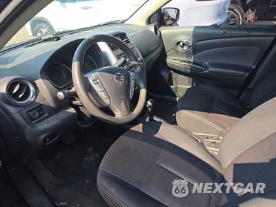2015 Nissan Versa SV - zdjęcie 7 z 56 - miniatura