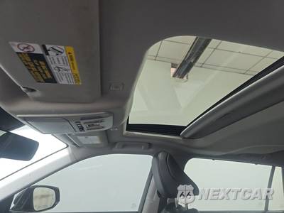 2025 Toyota Highlander Hybrid XLE - zdjęcie 17 z 32 - miniatura