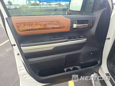 2016 Toyota Tundra 1794 Edition Crew Cab Short Bed - zdjęcie 9 z 28 - miniatura