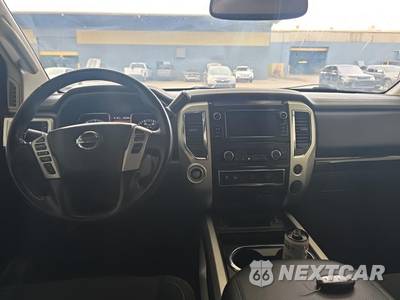 2019 Nissan TITAN SV Crew Cab Short Bed - zdjęcie 8 z 20 - miniatura