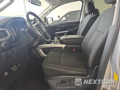 2019 Nissan TITAN SV Crew Cab Short Bed - zdjęcie 7 z 20 - miniatura