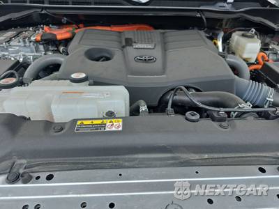 2025 Toyota Tundra i-FORCE MAX Platinum Crew Cab Short Bed - zdjęcie 16 z 26 - miniatura