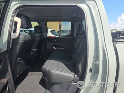 2024 Toyota Tundra Limited Crew Cab Short Bed - zdjęcie 13 z 35 - miniatura