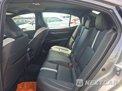 2026 Toyota Camry SE - zdjęcie 13 z 26 - miniatura