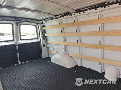 2025 GMC Savana 2500 Cargo Van 1WT 135.0" WB - zdjęcie 13 z 32 - miniatura