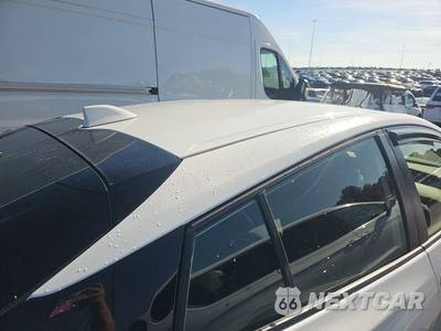 2022 Toyota Prius LE - zdjęcie 14 z 18 - miniatura