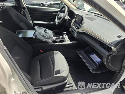 2025 Nissan Altima SV - zdjęcie 8 z 26 - miniatura