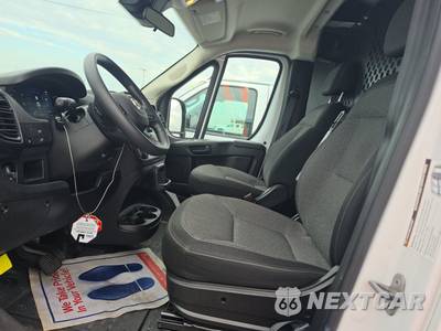 2025 Ram ProMaster 2500 Cargo Van Tradesman w/Passenger Seat Low Roof 136.0" WB - zdjęcie 7 z 27 - miniatura