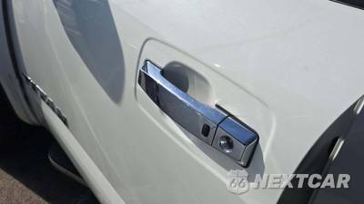 2021 Nissan TITAN Platinum Reserve Crew Cab Short Bed - zdjęcie 19 z 30 - miniatura