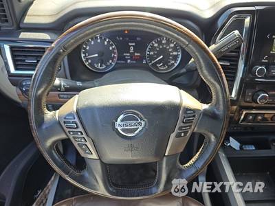 2021 Nissan TITAN Platinum Reserve Crew Cab Short Bed - zdjęcie 10 z 30 - miniatura