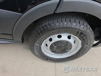 2019 Ford Transit 150 Passenger Van XL w/RH Swing-Out Doors Low Roof 129.9" WB - zdjęcie 9 z 23 - miniatura