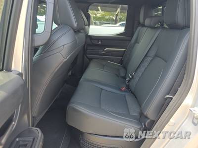 2025 Toyota Tacoma i-FORCE MAX Limited Crew Cab Medium Bed - zdjęcie 13 z 24 - miniatura