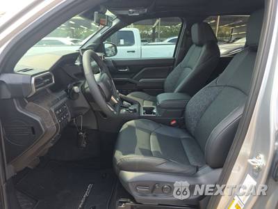 2025 Toyota Tacoma i-FORCE MAX Limited Crew Cab Medium Bed - zdjęcie 7 z 24 - miniatura