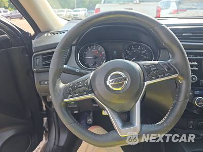 2017 Nissan Rogue SV - zdjęcie 10 z 44 - miniatura
