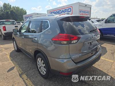 2017 Nissan Rogue SV - zdjęcie 6 z 44 - miniatura