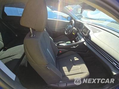 2026 Hyundai Elantra SE - zdjęcie 8 z 25 - miniatura