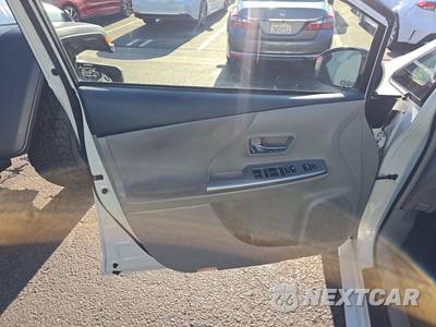 2017 Toyota Prius v Two - zdjęcie 9 z 36 - miniatura