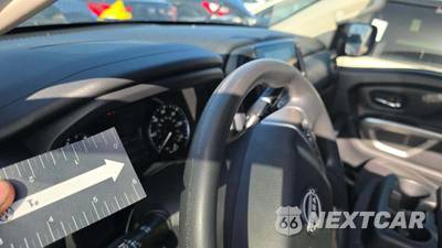 2023 Nissan TITAN SV Crew Cab Short Bed - zdjęcie 30 z 34 - miniatura