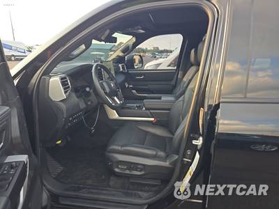 2023 Toyota Sequoia Platinum - zdjęcie 7 z 35 - miniatura