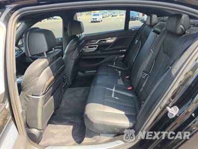 2016 BMW 7 Series Sedan 750i xDrive M SPORT LINE - zdjęcie 13 z 32 - miniatura