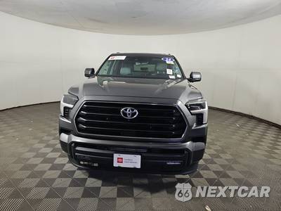 2024 Toyota Sequoia SR5 - zdjęcie 2 z 22 - miniatura