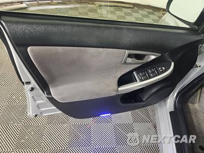 2013 Toyota Prius Plug-In Hybrid - zdjęcie 9 z 39 - miniatura