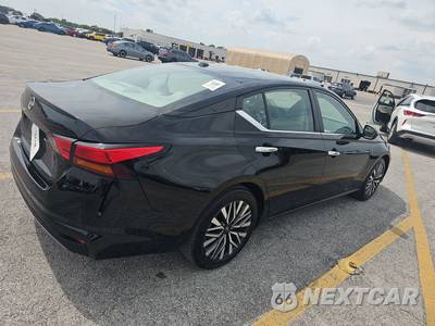 2025 Nissan Altima SV - zdjęcie 4 z 18 - miniatura