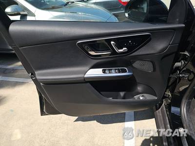 2025 Mercedes-Benz GLC 350e - zdjęcie 9 z 27 - miniatura