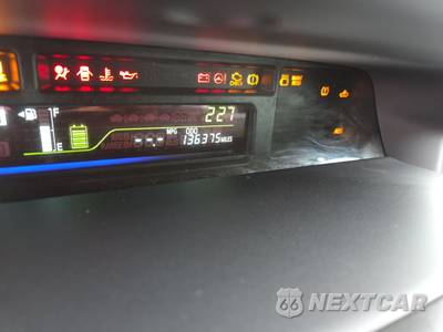 2013 Toyota Prius v Three - zdjęcie 12 z 30 - miniatura