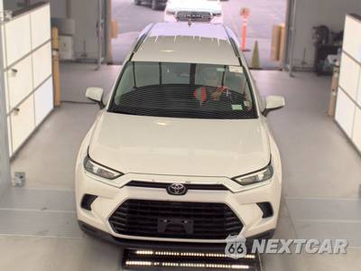 2025 Toyota Grand Highlander XLE - zdjęcie 2 z 27 - miniatura
