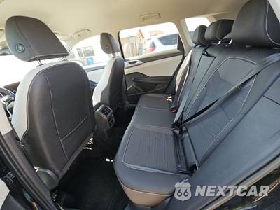 2025 Volkswagen Taos SE - zdjęcie 13 z 33 - miniatura