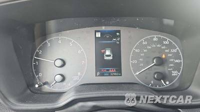 2025 Toyota Corolla Cross LE - zdjęcie 18 z 26 - miniatura