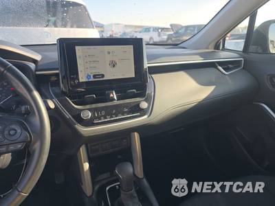 2025 Toyota Corolla Cross LE - zdjęcie 11 z 29 - miniatura