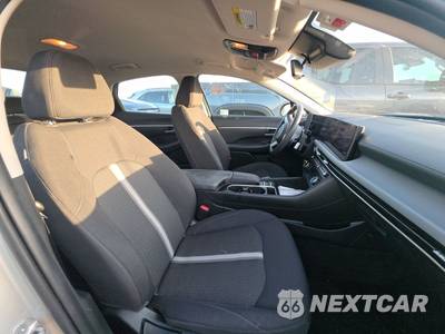2025 Hyundai Sonata SEL - zdjęcie 8 z 22 - miniatura