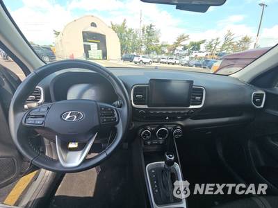 2025 Hyundai Venue SEL - zdjęcie 11 z 34 - miniatura