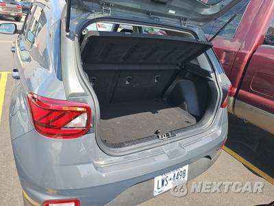 2025 Hyundai Venue SEL - zdjęcie 16 z 34 - miniatura