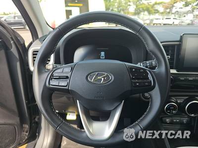2025 Hyundai Venue SEL - zdjęcie 10 z 34 - miniatura