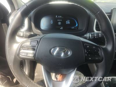 2025 Hyundai Venue SEL - zdjęcie 10 z 32 - miniatura